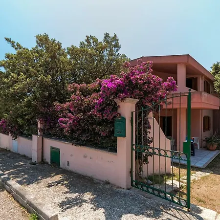 Calagonone Con Giardino E Barbecue *