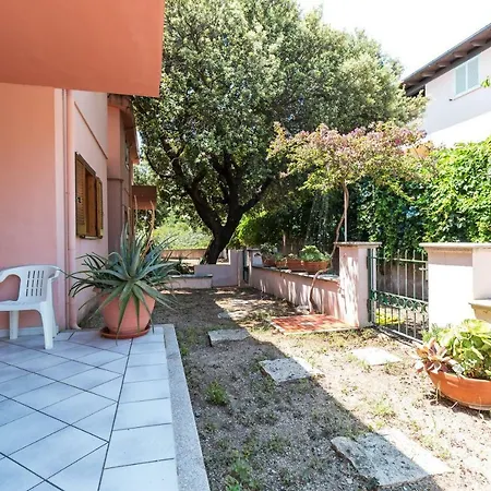 Calagonone Con Giardino E Barbecue Кала-Гононе